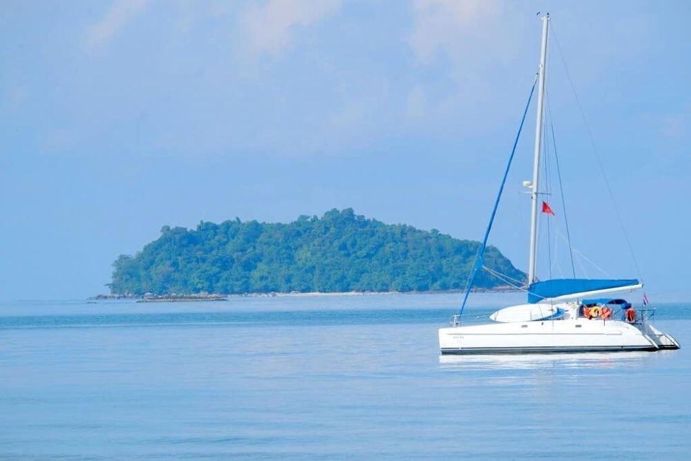 Koh Chang catamaran charter and day trips